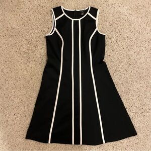 Excellent condition Ann Taylor size 2P black and white A line dress